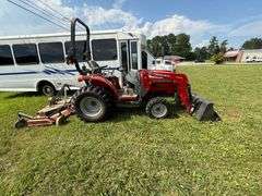 Massey Ferguson 1532 4x4  32 hp Utility Tractor - Front end loader L100, 5' bucket, Hydrostatic transmission, 122 hours, 3 Pt hitch, Diesel