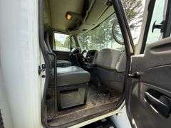2007 International Dump Truck 4300 M7 Dura Star - 11' Dump bed, Straight shift 6 speed transmission