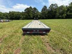 2024 LoneStar 40' x 8' Gooseneck Trailer - Chain box - Title applied for