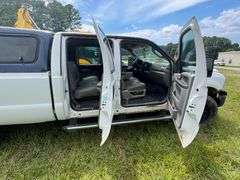 2006 Ford F350 XL Super Duty - Power Stroke Diesel, 4x4, Crew Cab, Driven to Sale Site, Showing 167,929 miles