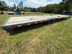 2024 LoneStar 40' x 8' Gooseneck Trailer - Chain box - Title applied for