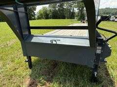 2024 LoneStar 40' x 8' Gooseneck Trailer - Chain box - Title applied for