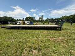 2024 LoneStar 40' x 8' Gooseneck Trailer - Chain box - Title applied for