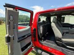 2017 Ford F-250 STX 4x4 Long Wheelbase King Cab Pickup - 243,996 miles showing, Cloth seats, Power windows, Fifth wheel