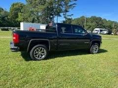 2015 GMC Sierra Pickup Truck Z71 4x4 - Power windows, locks, mirrors, seats - Truck tool box, Showing 294,423 miles, AC not working