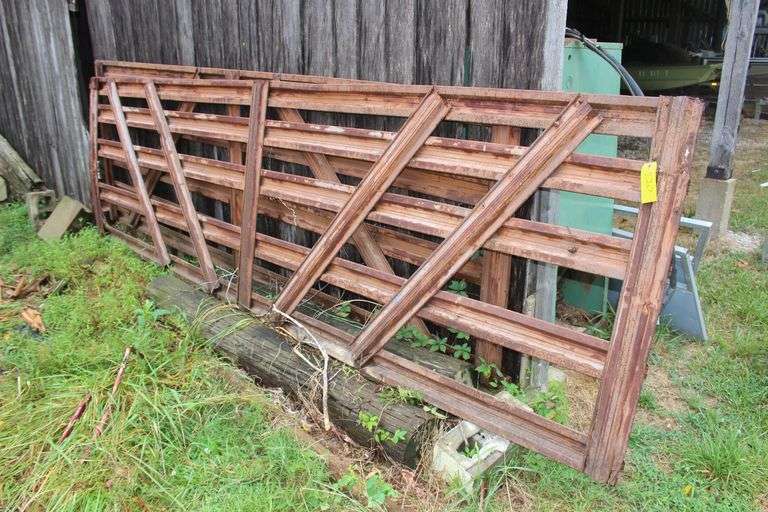 (1) 14 Ft. Gate and (1) 12 Ft. Gate image