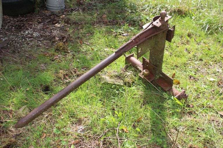 3 PTH Hay Spear image