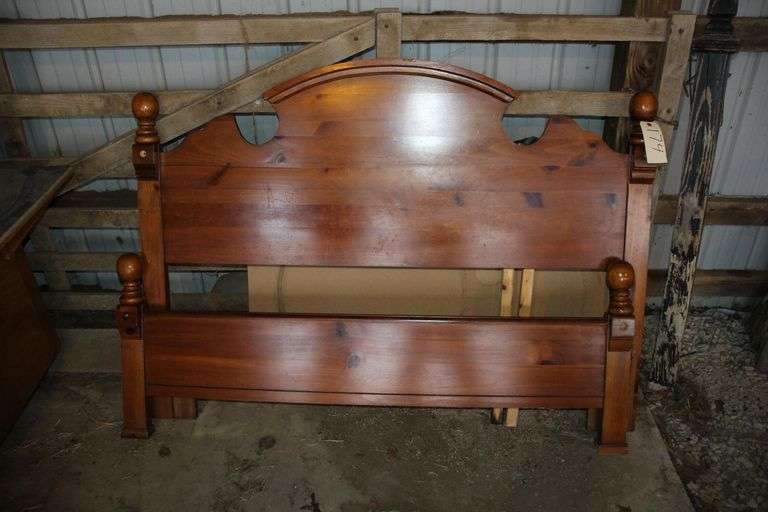 Head and Footboard image