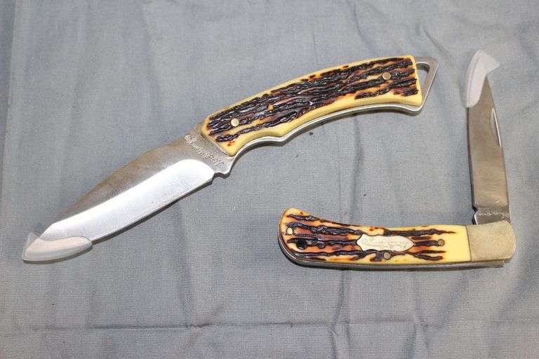 Uncle Henry 1157956 Fixed Blade Knife, Single Blade Pocket Knife, Pen, and Key Chain Tag, and Tin Case image