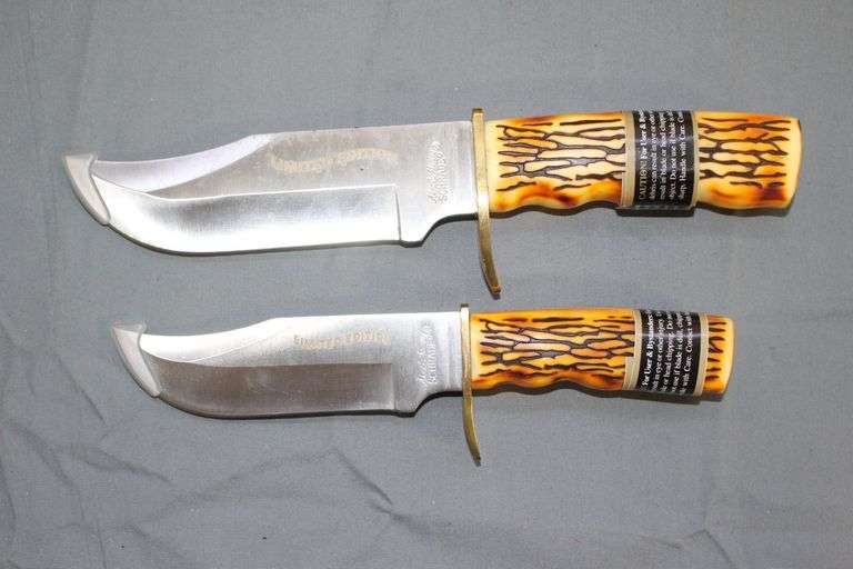 Uncle Henry "Grip of Legend" (2) Fixed Blade Knives with Sheaths in Tin Case image