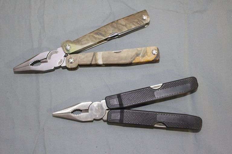 Realtree Pocket Pliers and Sheath, Coast Pro Pocket Pliers and Sheath image