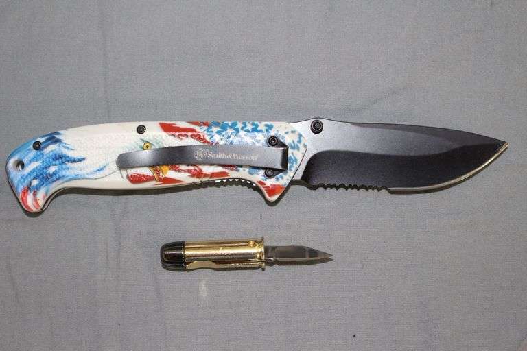 Smith & Wesson Locking Single Blade USA Bald Eagle Pocket Knife, Bullet Single Blade Pocket Knife, and Tin Case image