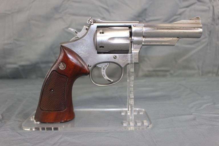 Smith and Wesson 357 Magnum Revolver image