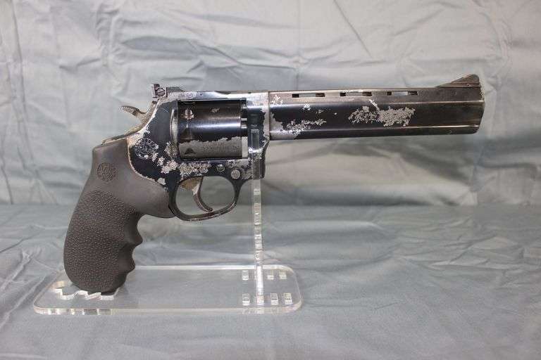 Taurus Tracker .22 L.R / 22 Magnum Revolver image