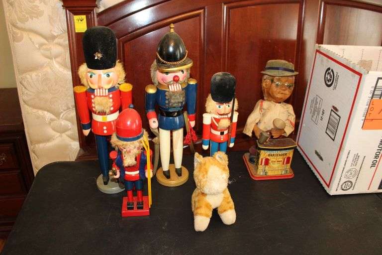 (4) Nutcrackers, Purina Pet, and Charlie Weaver Bartender image