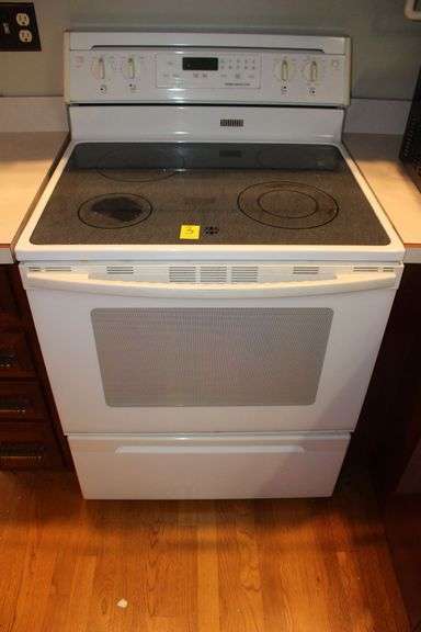Jenn Air 4 Burner Smooth Top Electric Range/Oven image