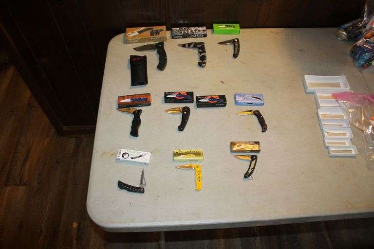 (10) Pocket Knives image