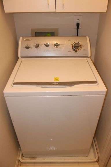 Whirlpool Ultimate Care 2 Washing Machine image
