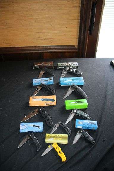 (10) Pocket Knives image