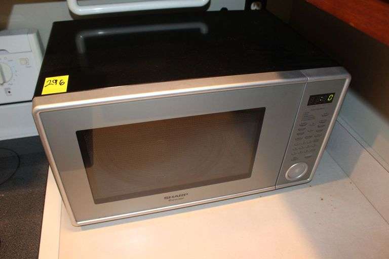 Sharp Carousel Microwave image