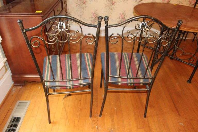 Circular Dining Table and (4) Chairs