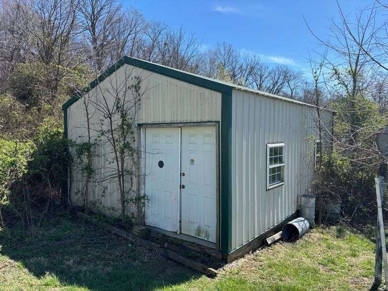 METAL BUILDING - BARN - POND - 6 ACRES image
