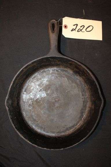 No.7 Cast Iron Skillet image