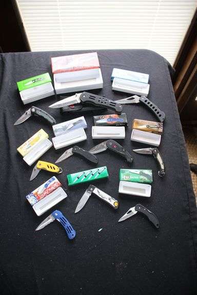 (10) Pocket Knives image