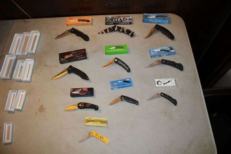 (10) Pocket Knives image