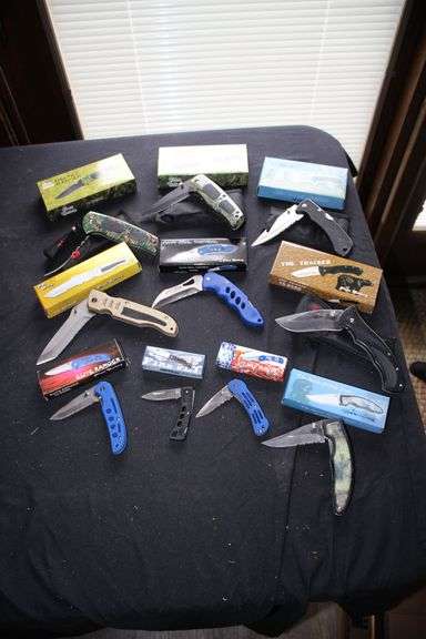 (10) Pocket Knives image