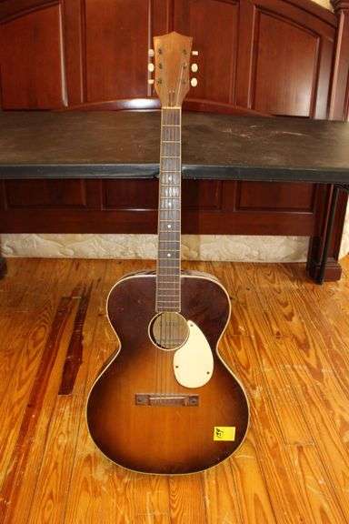 L 1341 6-String Acoustic Guitar image