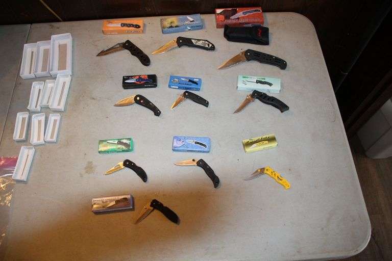 (10) Pocket Knives image