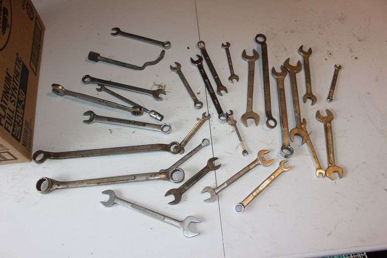 Various Sized Combination Wrenches image