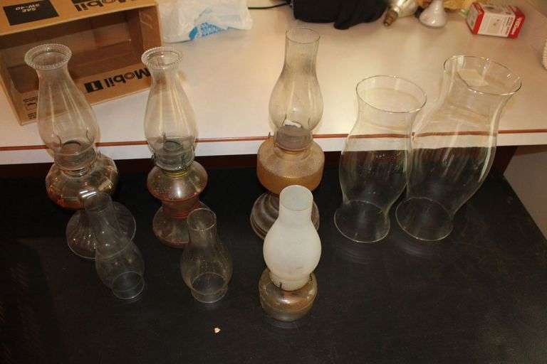 (4) Oil Lamps with Globes image