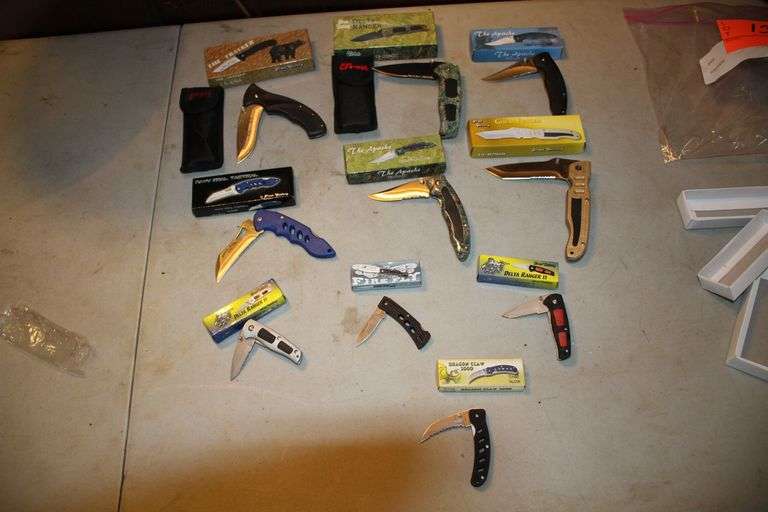 (10) Pocket Knives image