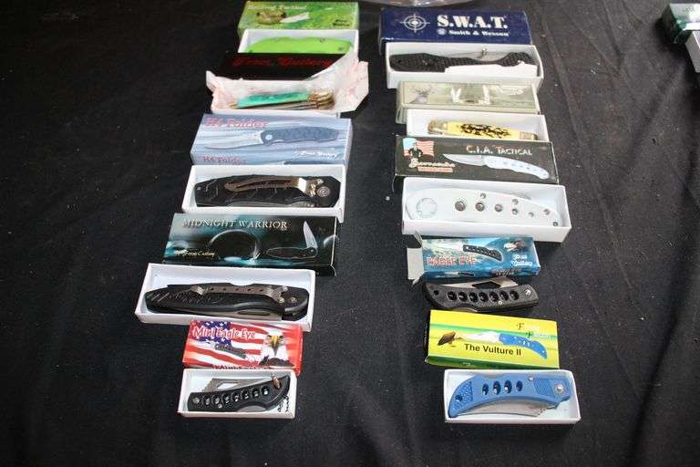 (10) Pocket Knives image