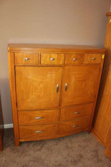 Universal Wardrobe Chest image