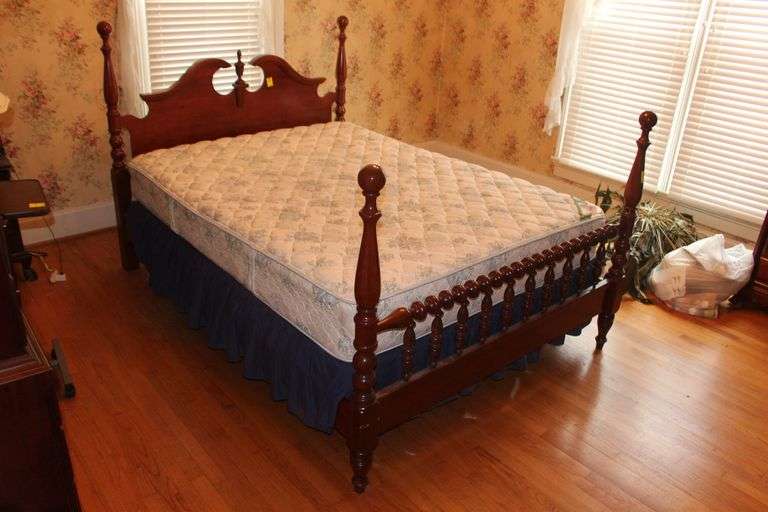 Queen Size Cannonball Bed image