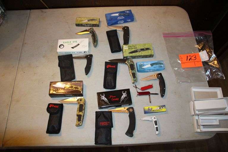 (10) Pocket Knives image