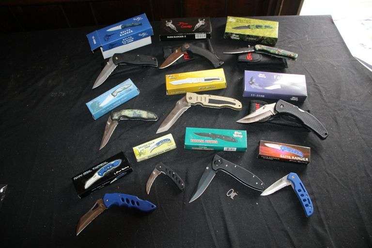 (10) Pocket Knives image