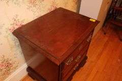 2-Drawer Night Stand