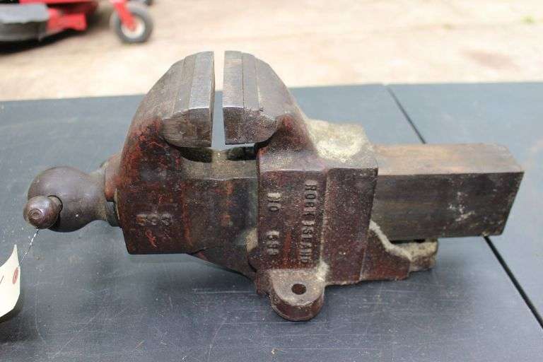 Rock Island No. 693 4 Inch Jaw Bench Vise image