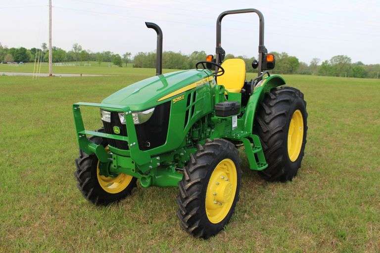 2022 John Deere 5055E Tractor image