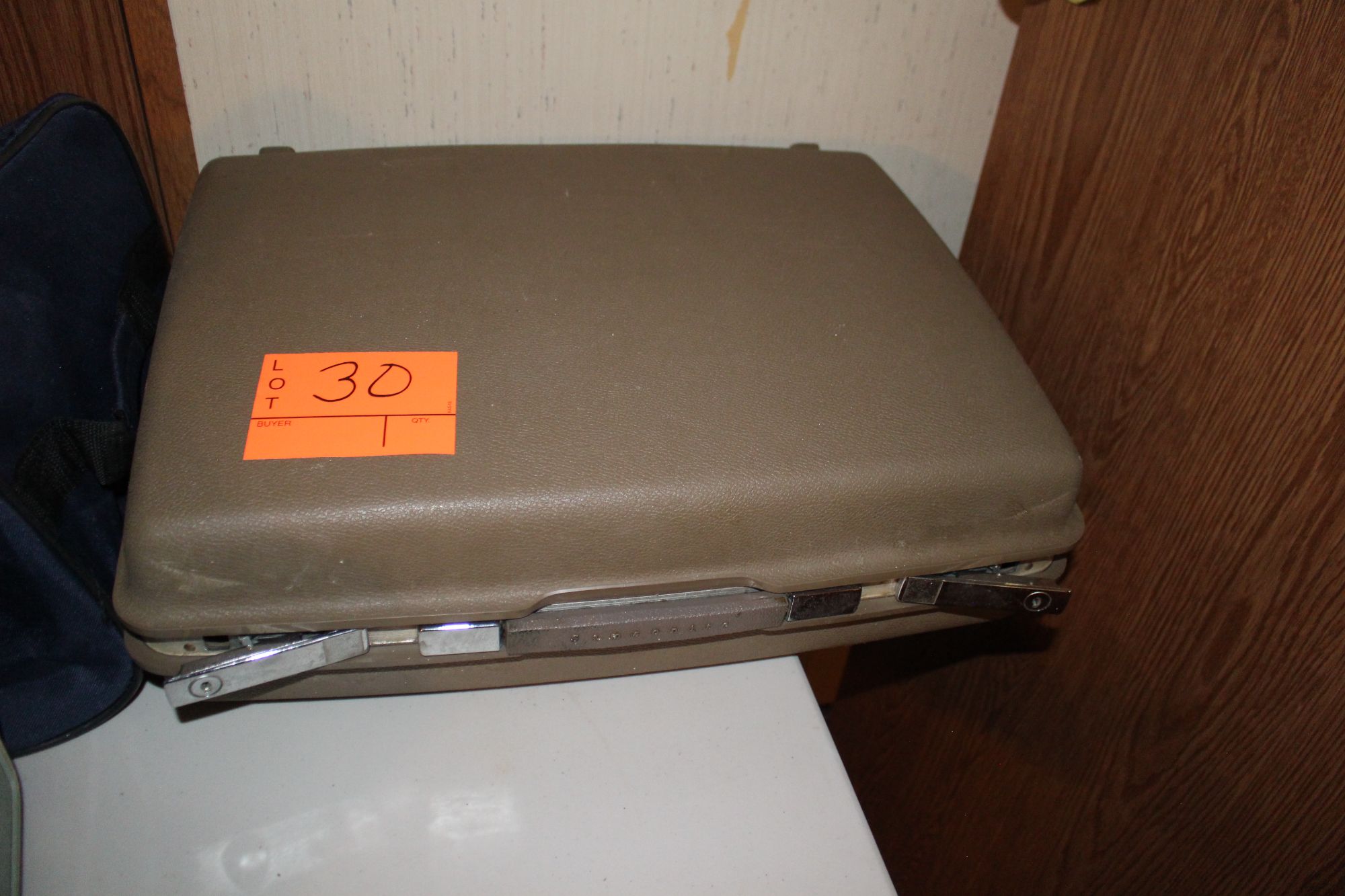 Lot image 11