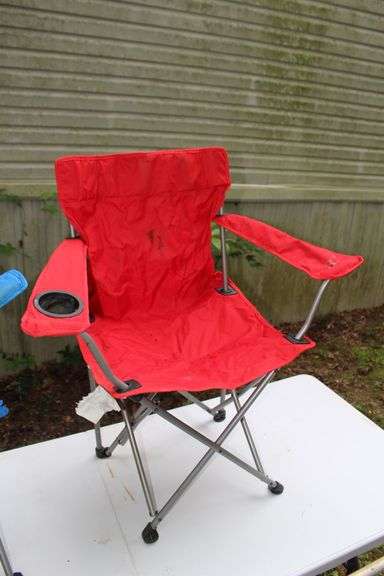 (2) Metal Folding Lawn Chairs and (4) Bag Chairs