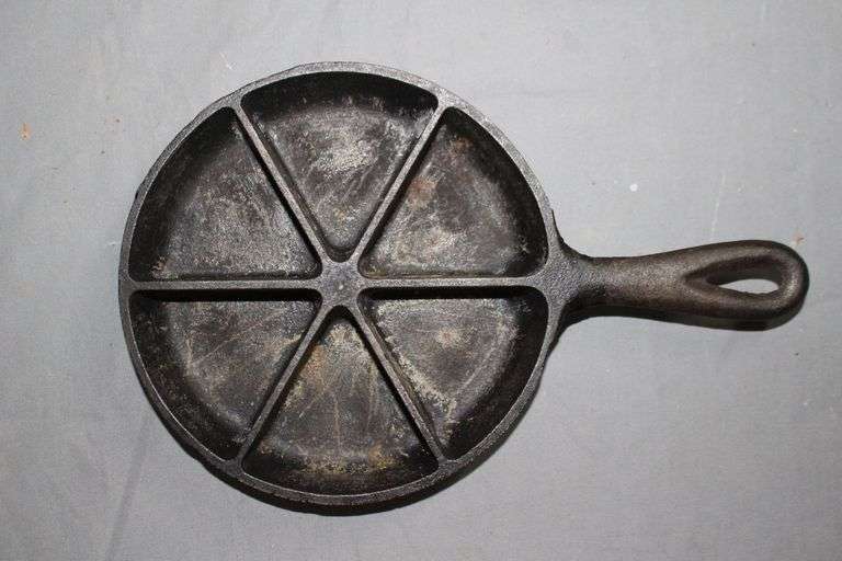 6.5 Inch 6CBS Cast Iron Cornbread Skillet image