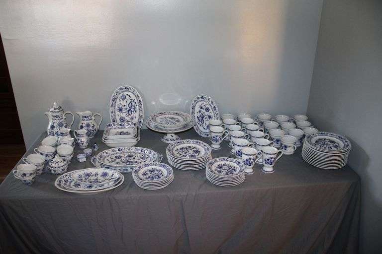 Triptis-Porzellan China Set  (Made in Germany) image