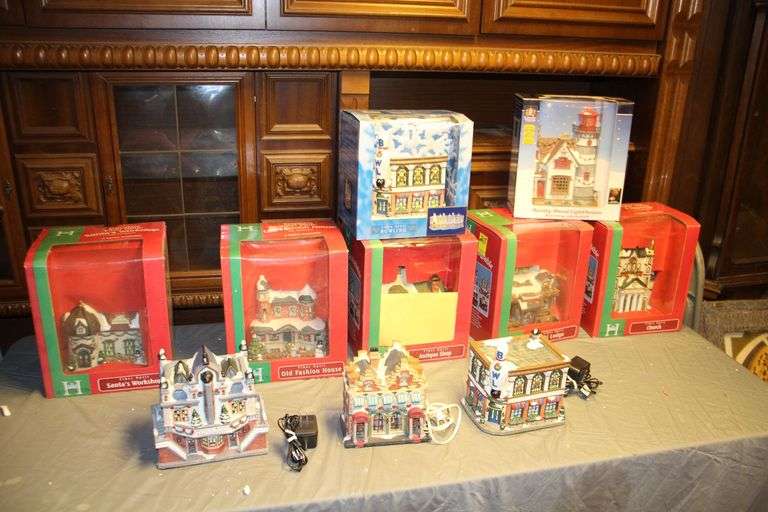 Huntington Porcelain and Carole Towne Christmas Village Figurines image