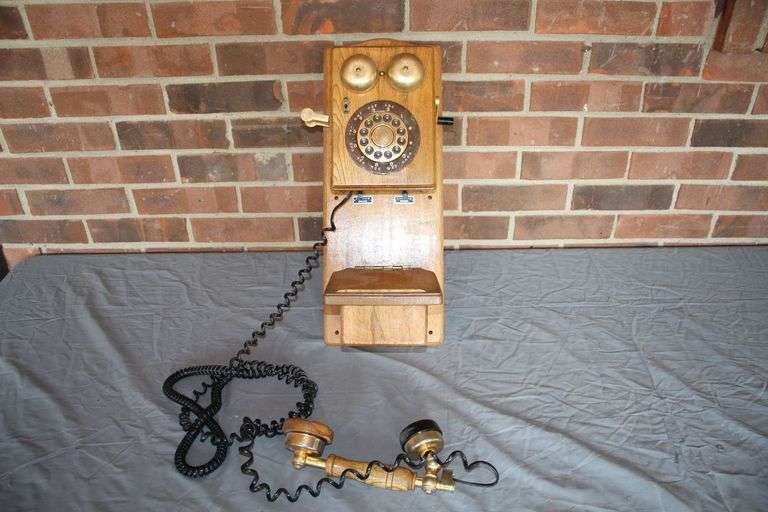TeleConcepts Reproduction Crank Telephone image