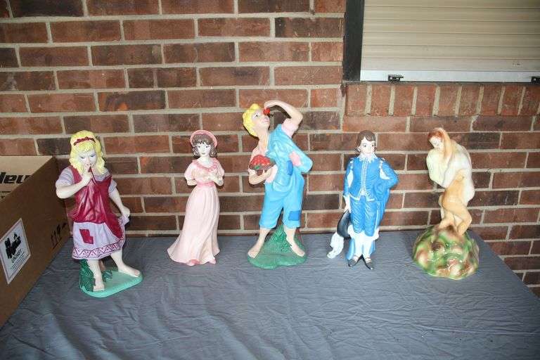 Ceramic Figurines image
